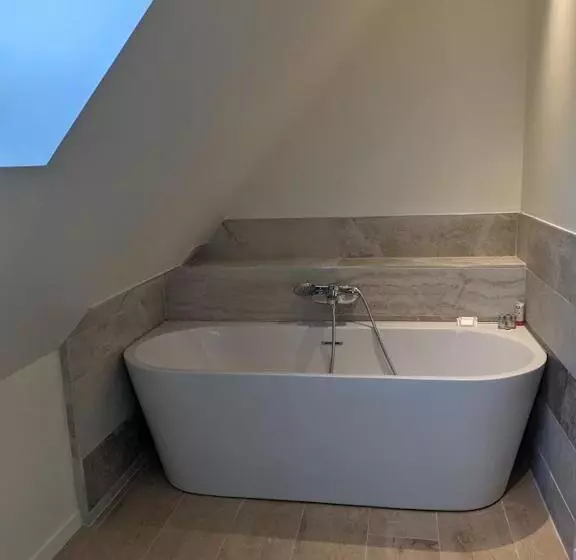 Aamiaismajoitus (B&B) Château De Brissac