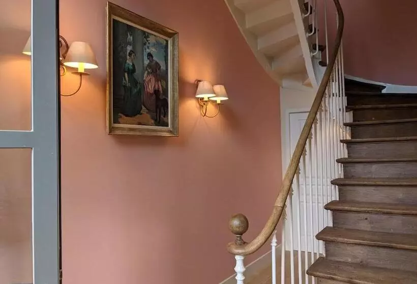 Aamiaismajoitus (B&B) Château De Brissac