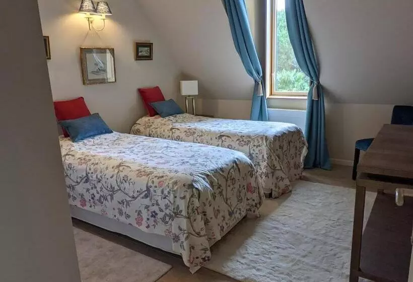 Aamiaismajoitus (B&B) Château De Brissac