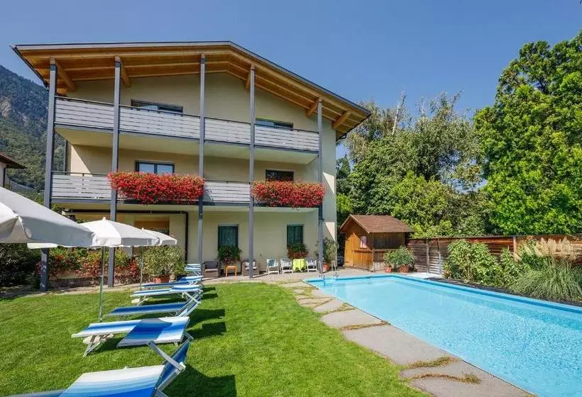 ベッドアンドブレックファースト Garni Raffein