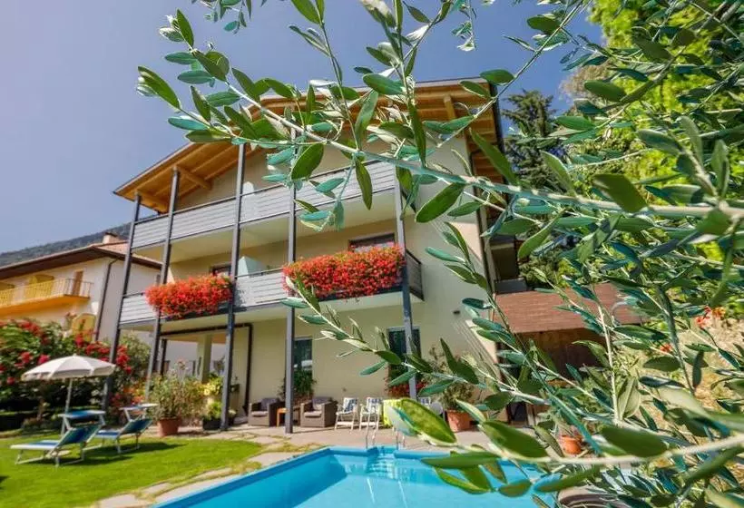 ベッドアンドブレックファースト Garni Raffein