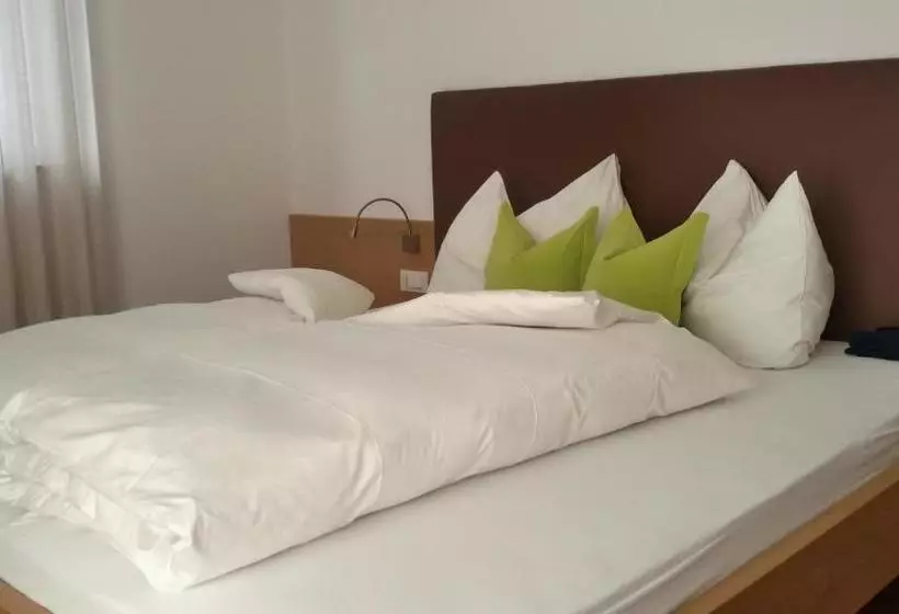 ベッドアンドブレックファースト Garni Raffein