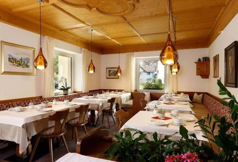 ベッドアンドブレックファースト Garni Raffein