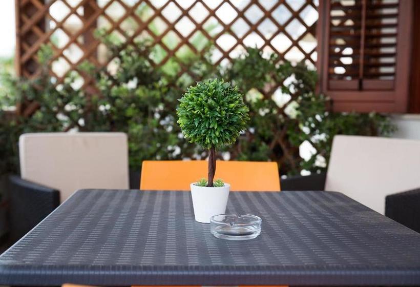 تختخواب و صبحانه Kristal