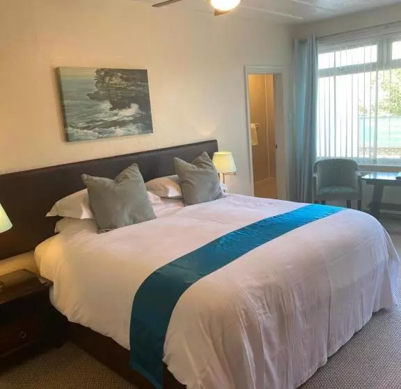 تختخواب و صبحانه The Kingswood Guest House   Adult Only