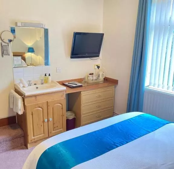 تختخواب و صبحانه The Kingswood Guest House   Adult Only