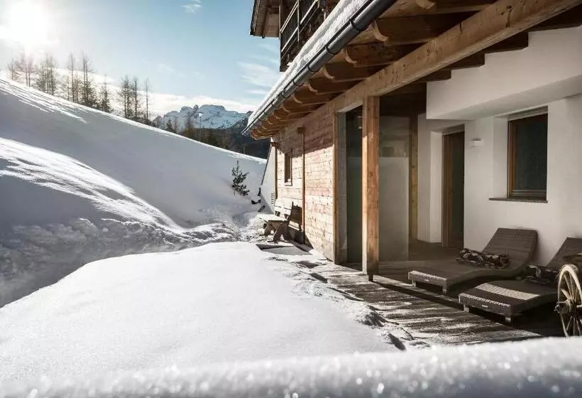 Hotelli Ciasa Rü Blanch