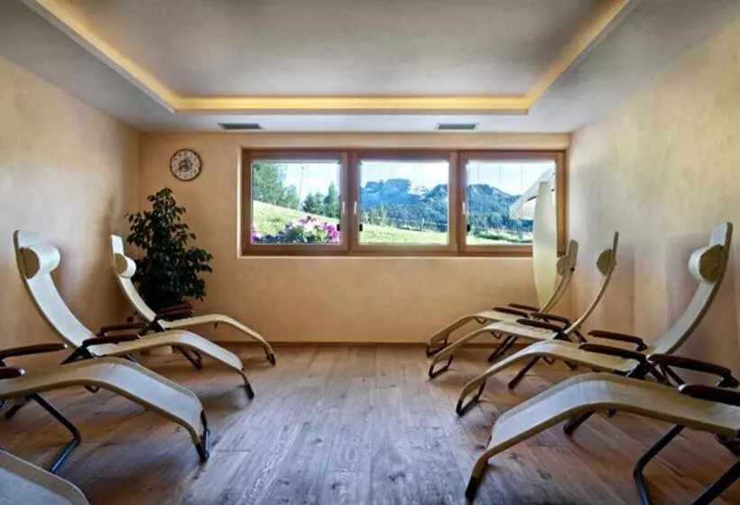 Hotelli Ciasa Rü Blanch