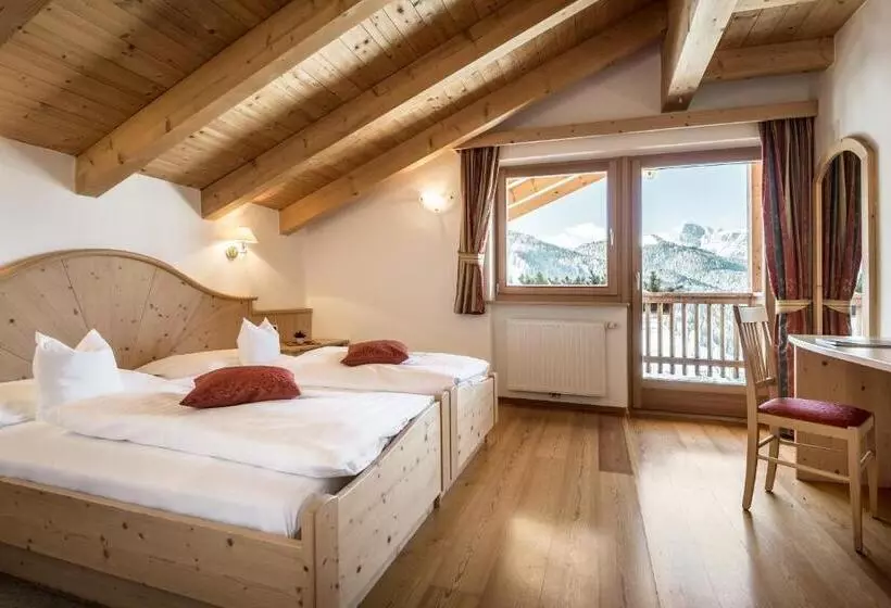 Hotelli Ciasa Rü Blanch