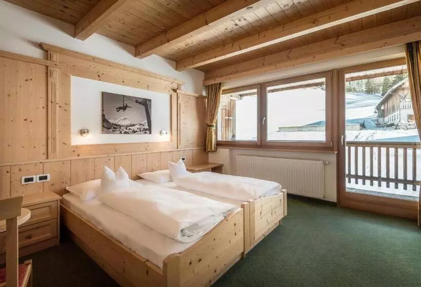 Hotelli Ciasa Rü Blanch