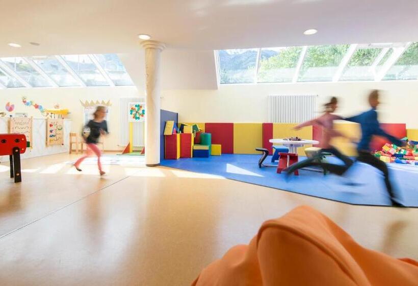 Отель Familien Wellness Residence Tyrol