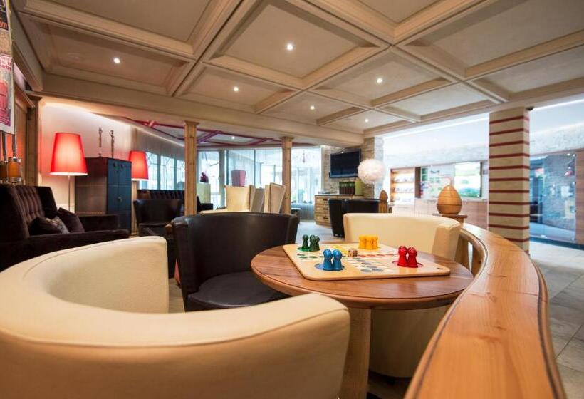 Отель Familien Wellness Residence Tyrol