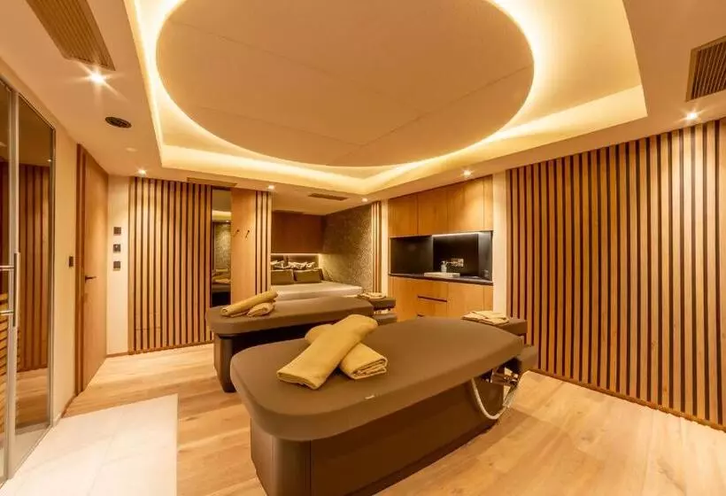 Hotelli Familien Wellness Residence Tyrol