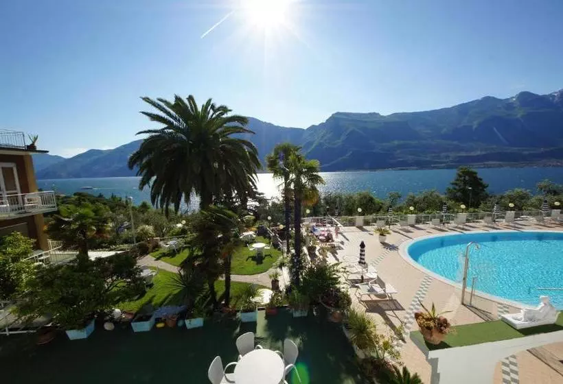 هتل Riviera Panoramic Green Resort