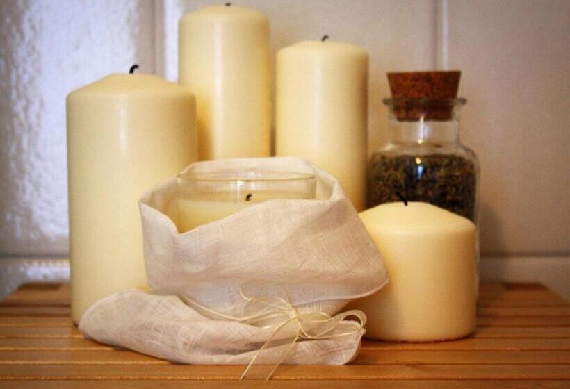 Bed And Breakfast 22 Garibaldi Home