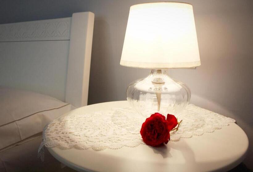 Bed And Breakfast 22 Garibaldi Home