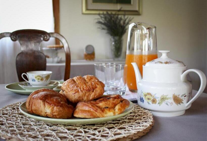 Bed And Breakfast 22 Garibaldi Home