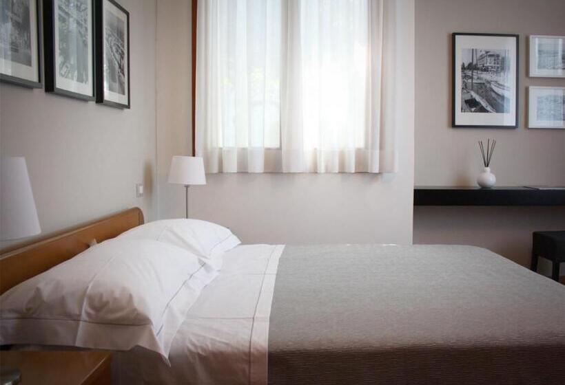 Bed And Breakfast 22 Garibaldi Home