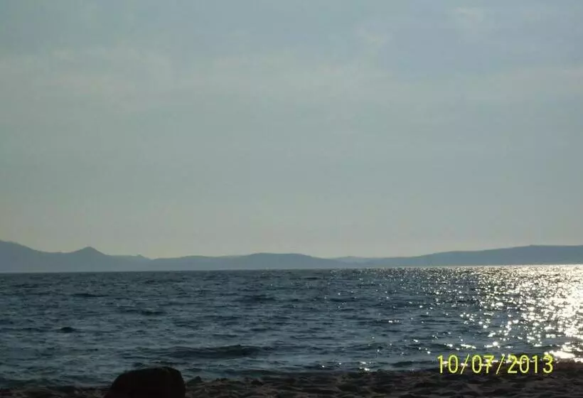 ベッドアンドブレックファースト Domos Le Due Tuie