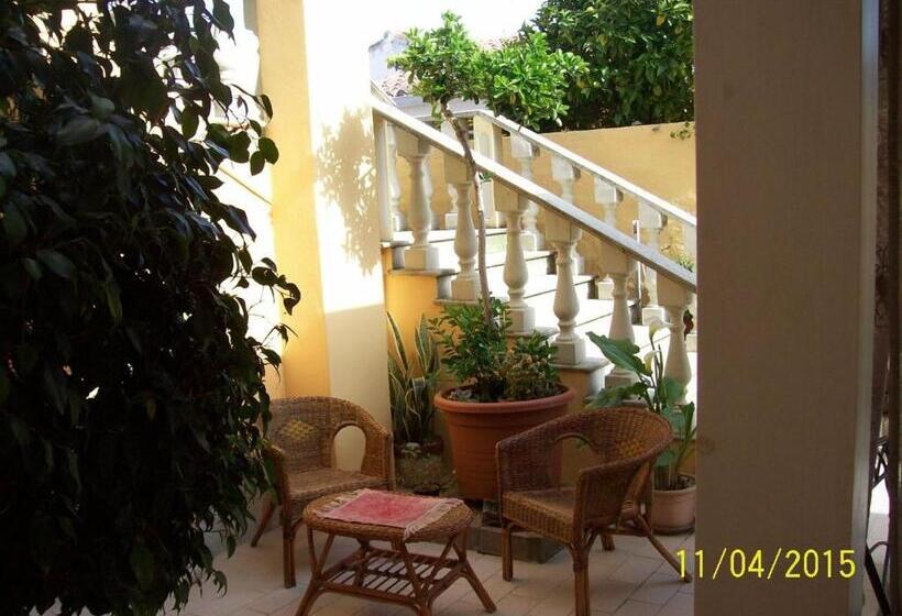 צימר Domos Le Due Tuie