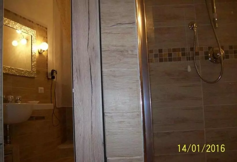 ベッドアンドブレックファースト Domos Le Due Tuie