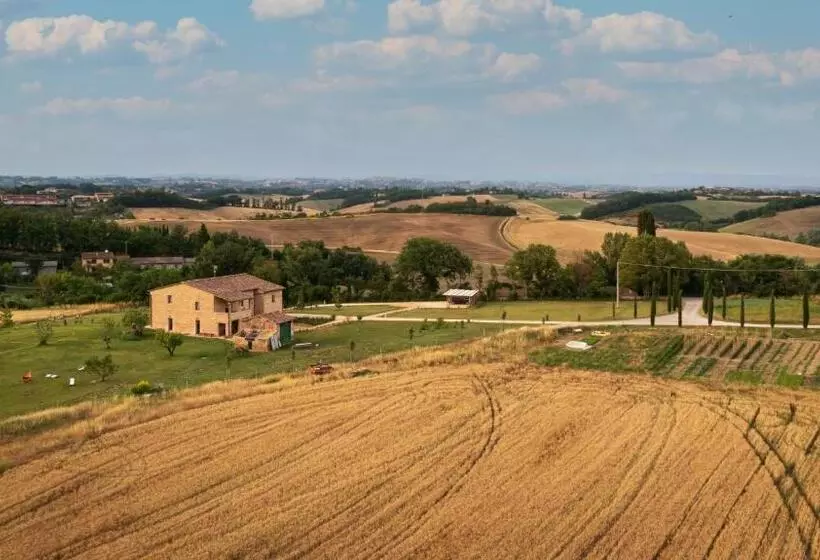 Aamiaismajoitus (B&B) Tenuta La Santissima