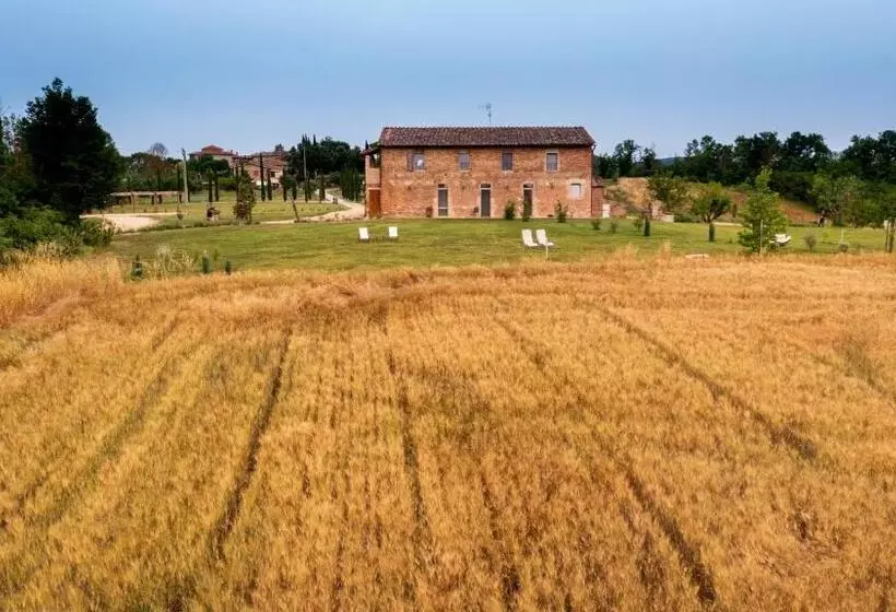 Aamiaismajoitus (B&B) Tenuta La Santissima