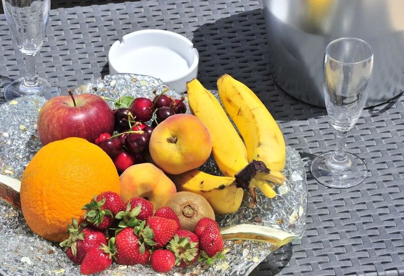 مبيت وإفطار Villa Stajano