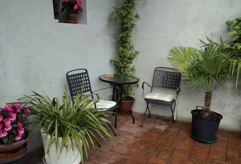 Bed & Breakfast Giardini Di Corte