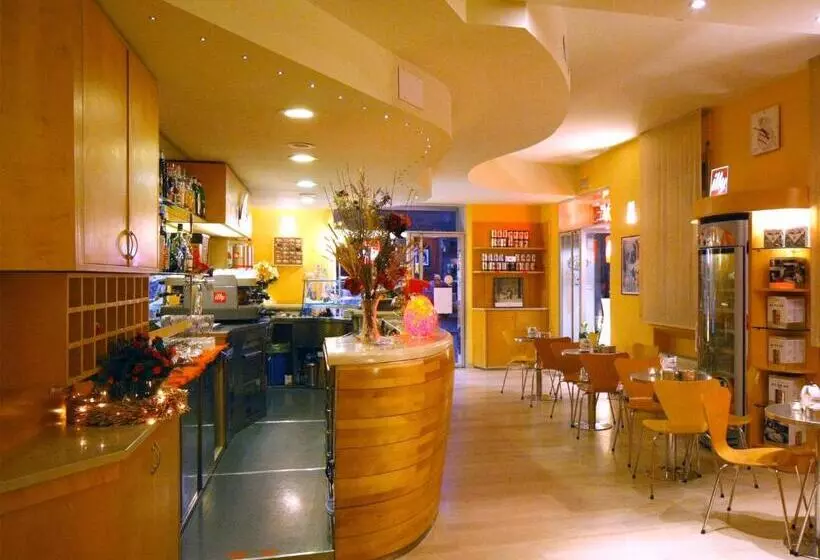 Hotelli Albergo Ristorante Corsini