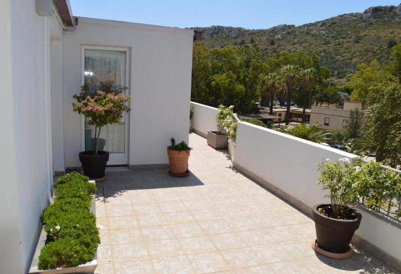 בית מלון כפרי Chentu Lunas