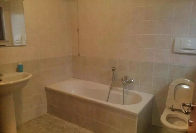 Aamiaismajoitus (B&B) Ai Pigni De Cerù