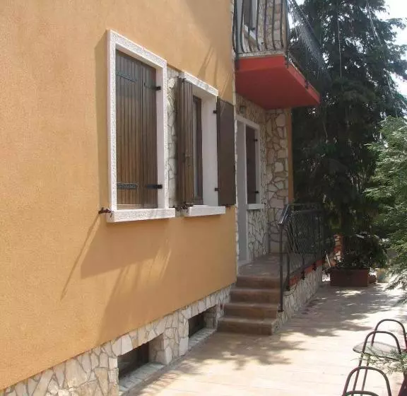 Aamiaismajoitus (B&B) Ai Pigni De Cerù