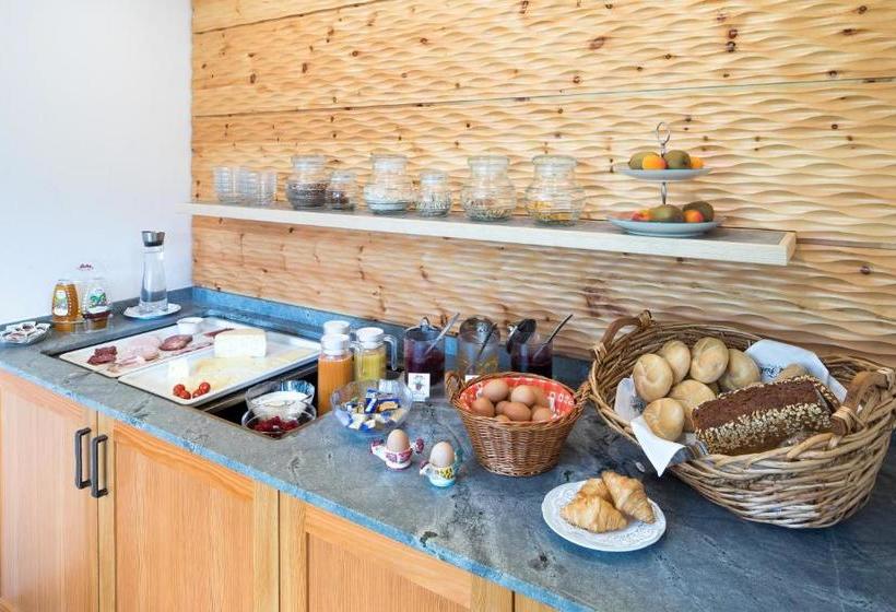 住宿加早餐  Gästehaus Walserheimat