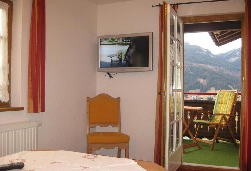 住宿加早餐  Gästehaus Walserheimat