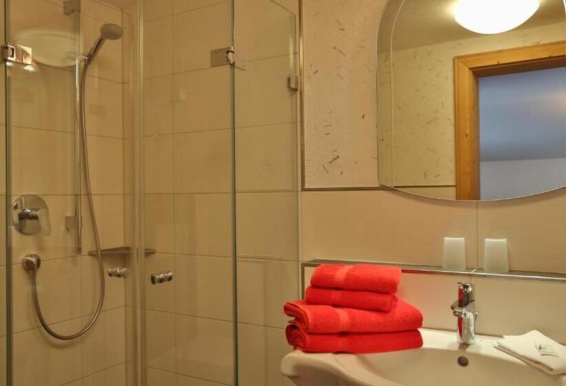 住宿加早餐  Gästehaus Walserheimat