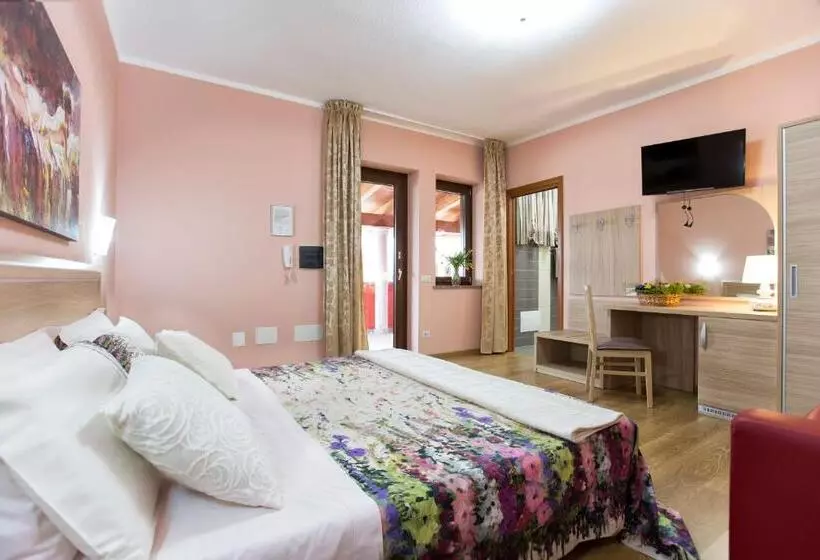 تختخواب و صبحانه Il Sole Guesthouse