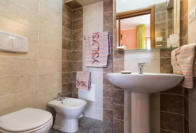 تختخواب و صبحانه Il Sole Guesthouse