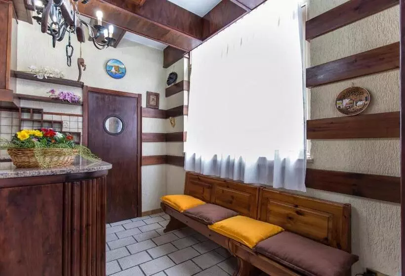 تختخواب و صبحانه Il Sole Guesthouse