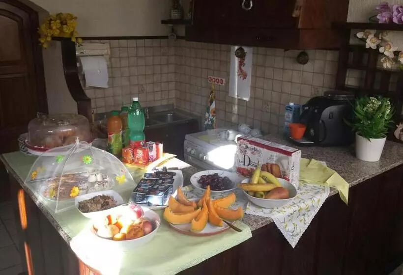 تختخواب و صبحانه Il Sole Guesthouse