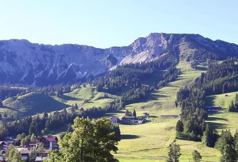 Hotelli Alpengasthof Löwen