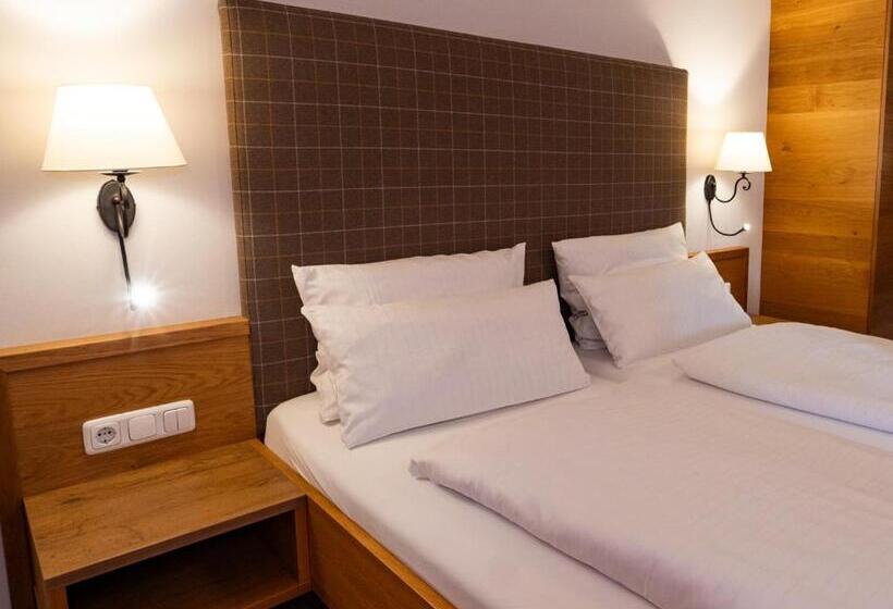 Hotelli Alpengasthof Löwen