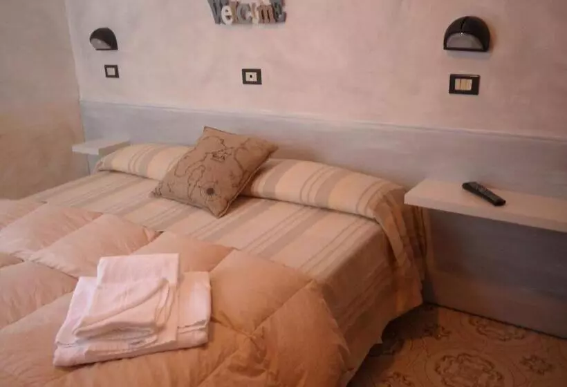 ホテル L Antico Borgo Elena Noli