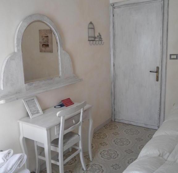 Szálloda L Antico Borgo Elena Noli