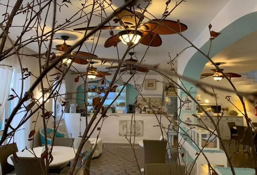 ホテル L Antico Borgo Elena Noli