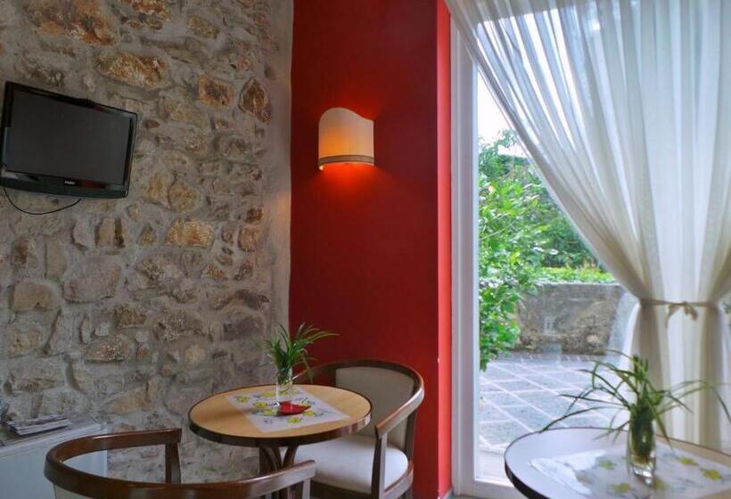 Отель La Congiura Dei Baroni