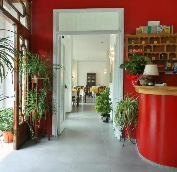 Hotelli La Congiura Dei Baroni