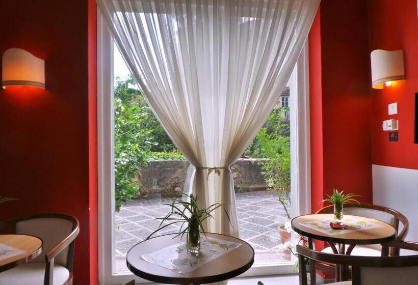 Отель La Congiura Dei Baroni