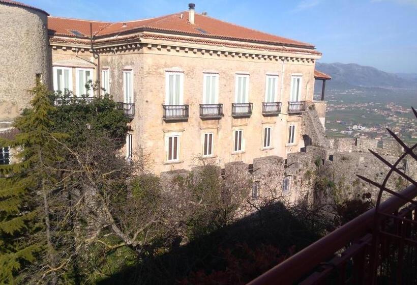 Отель La Congiura Dei Baroni