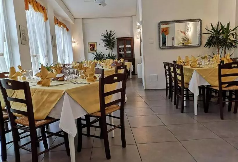 Hotelli La Congiura Dei Baroni